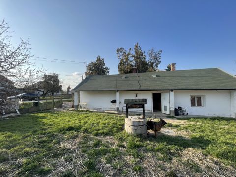 Eladó Ház 8181 Berhida 