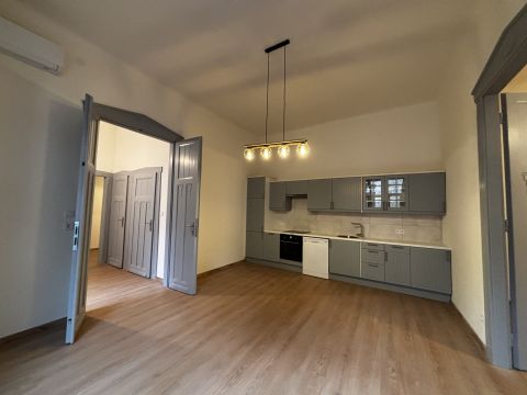 Eladó Lakás 1061 Budapest 6. kerület , Székely Mihály utca