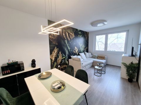 Eladó Lakás 8600 Siófok belvárosi, modern, remek elrendezésű lakás