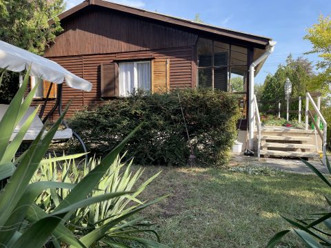 Eladó Ház 2022 Tahitótfalu , Tahi hegy felőli oldalán 2 szobás faház