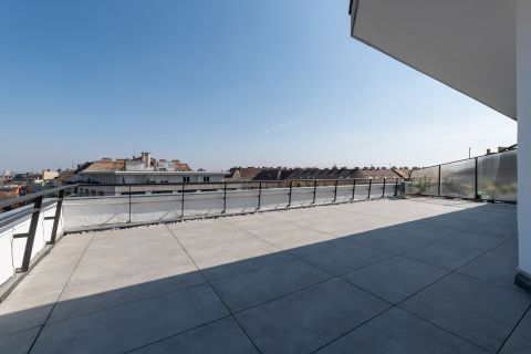 Eladó Lakás 1022 Budapest 2. kerület , 70nm-es tetőteraszos, felújított lakás, Budapest 2 ker.