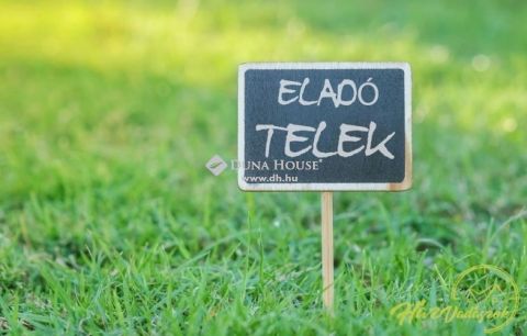 Eladó Telek 3910 Tokaj , Tokaji hegyre néző építési telek,Tokaj aszfaltozott utcájába