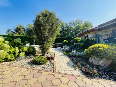 Eladó Ház 2017 Pócsmegyer , Pócsmegyer - Szigetmonostorhoz közeli részén!