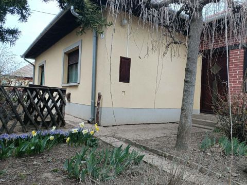 Eladó Ház 6033 Városföld 