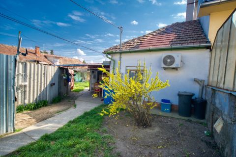 Eladó Ház 2360 Gyál , Pennyhez közel