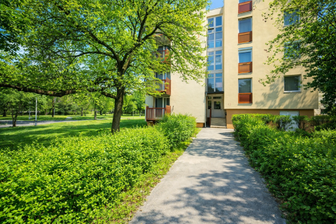 Eladó Lakás 1157 Budapest 15. kerület , XV. ker. Újpalota Fő tér közelében I. emeleti 4 szobás panel