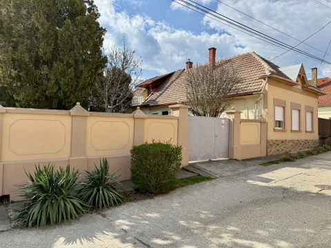 Eladó Ház 7030 Paks , Paks, Óváros