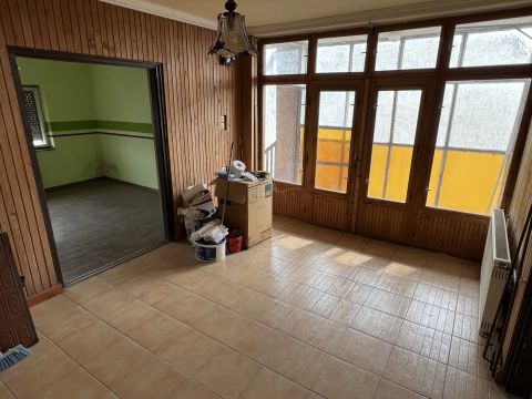 Eladó Ház 7000 Sárbogárd Csendes környéken, de központhoz közel