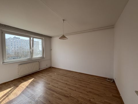 Eladó Lakás 4029 Debrecen , Dobozikert frekventált, kedvelt részén.