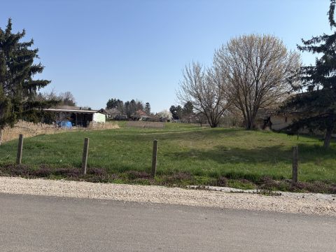 Eladó Telek 8136 Lajoskomárom , építési telek 