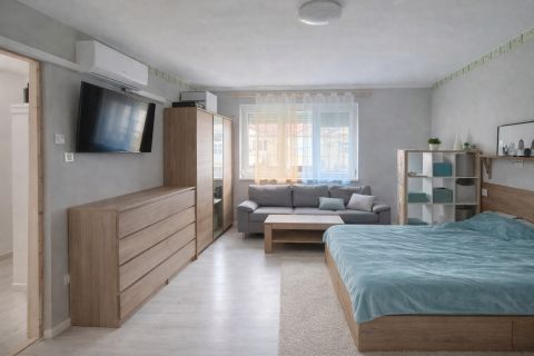 Eladó Lakás 8000 Székesfehérvár 