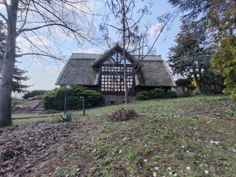 Eladó Ház 8096 Sukoró , panorámás faházas nyaraló