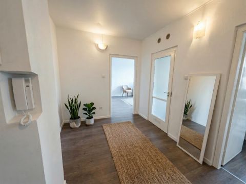 Eladó Lakás 1039 Budapest 3. kerület 