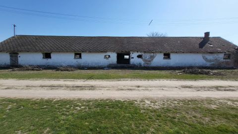 Eladó Ipari 6112 Pálmonostora , Külterületi major Pálmonostorához közel