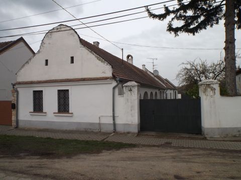 Eladó Ház 8561 Adásztevel 