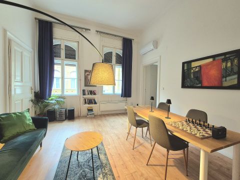 Eladó Lakás 1068 Budapest 6. kerület 