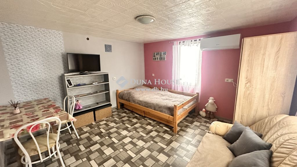 7634 Pécs — 1/13