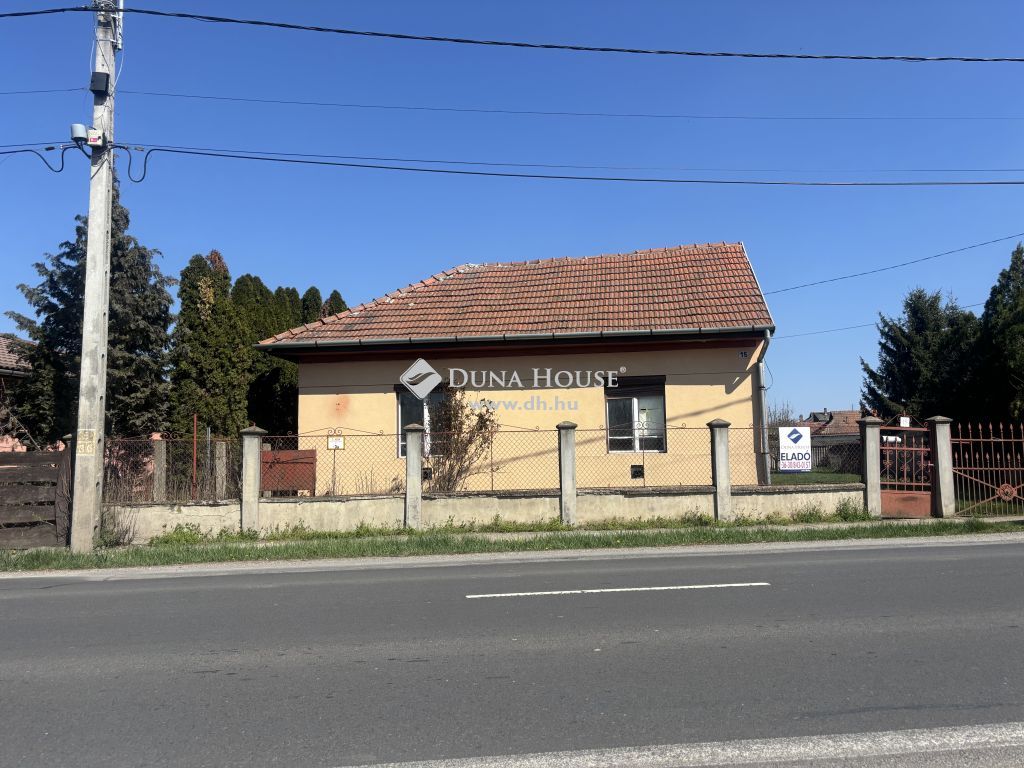 3564 Hernádnémeti , Hernádnémeti Fő utcáján — 1/12