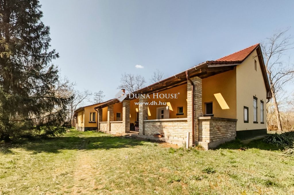 6050 Lajosmizse , Lajosmizse szélén modernizált kisbirtok eladó — 1/23
