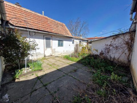 Eladó Ház 6500 Baja 