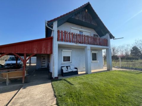 Eladó Ház 2713 Csemő , Csemő 