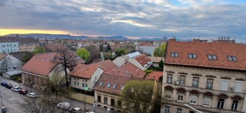 Eladó Lakás 1102 Budapest 10. kerület , 1102 Budapest 10, Kőbánya