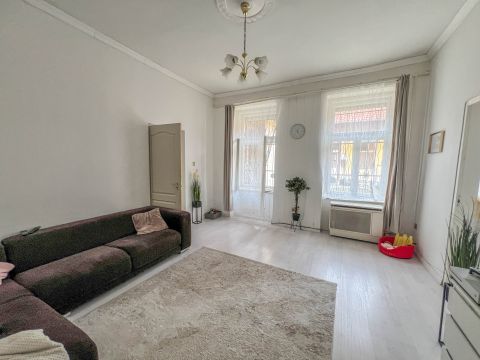 Eladó Lakás 1102 Budapest 10. kerület , Ligettelken, felújított, két külön bejárattal