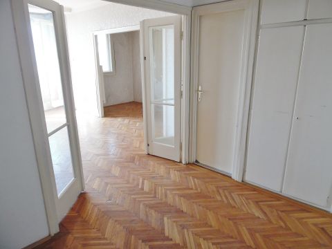 Eladó Lakás 4024 Debrecen Belvárosi újítandó lakás!