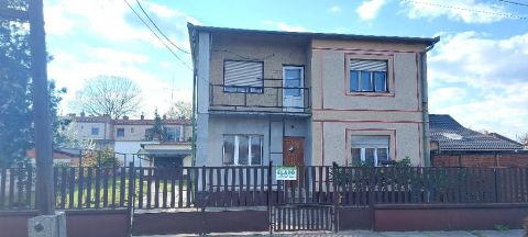 Eladó Ház 5430 Tiszaföldvár , 5430 Tiszaföldvár, Jó, csendes, központi