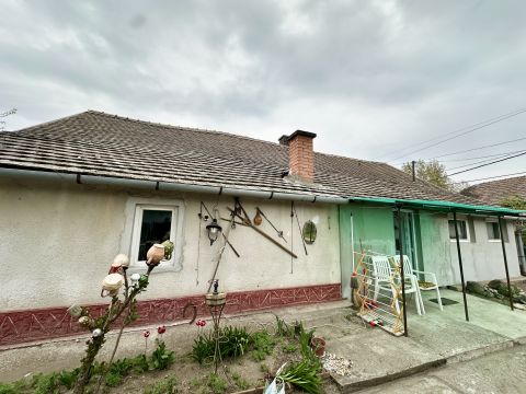 Eladó Ház 5465 Cserkeszőlő , Cserkeszőlőn a strand közelében családi ház eladó
