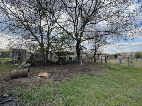 Eladó Ház 2750 Nagykőrös Ikerház egyik fele nagy telekel 