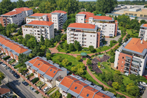 Eladó Lakás 1047 Budapest 4. kerület , Újpest Juharliget zárt lakópark 3 szobás 1.emeleti lakás