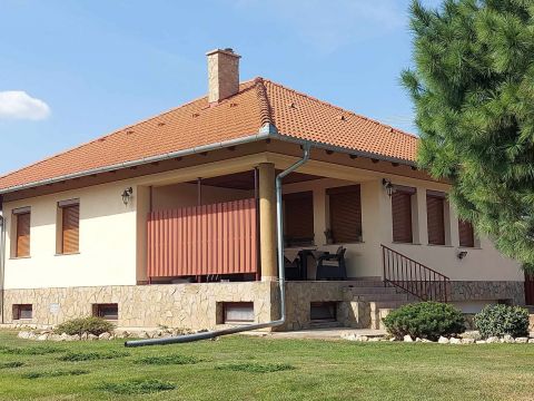 Eladó Ház 2376 Hernád 