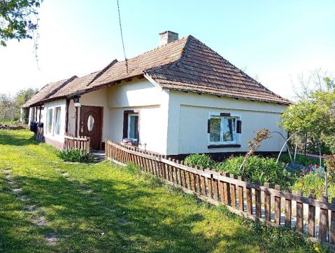 Eladó Ház 8400 Ajka , 8451 Ajka, csendes