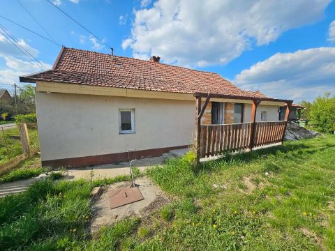 Eladó Ház 5071 Besenyszög 5071 Besenyszög, csendes