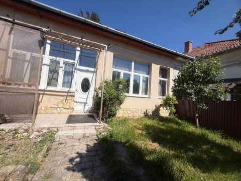 Eladó Ház 2700 Cegléd 