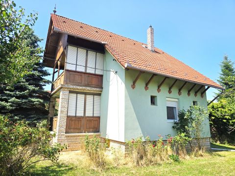 Kiadó Ház 7630 Pécs , Újhegyen 3szoba+nappalis felújított családi ház