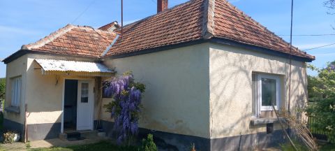 Eladó Ház 8360 Keszthely , Keszthely-Kertváros és Cserszegtomaj határán