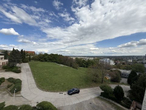 Eladó Lakás 7635 Pécs , Makár