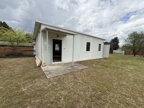 Eladó Telek 6000 Kecskemét Építési telek 60 m2-es, új műhellyel kíváló helyen.