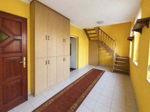 Eladó Ház 1038 Budapest 3. kerület Körös utca