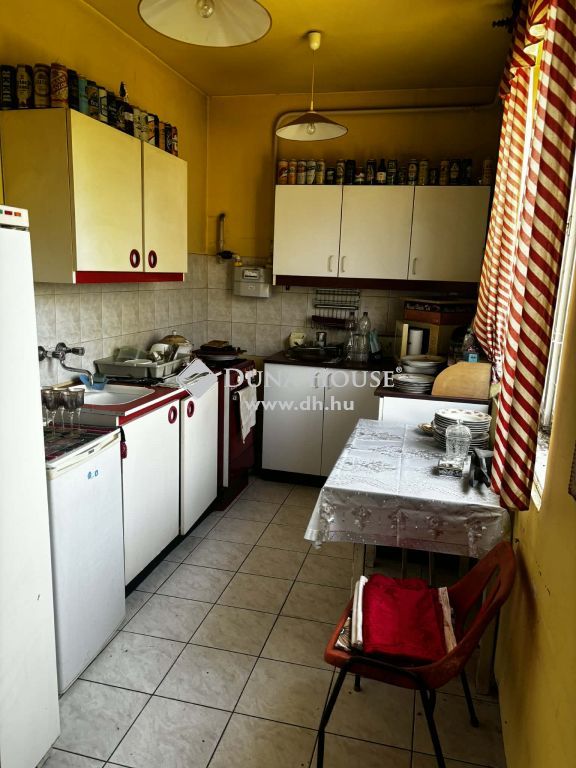 4150 Püspökladány , Állomás közeli 72 nm-es lakás eladó — 1/14