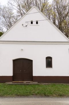 Eladó Mezőgazdasági 6345 Nemesnádudvar , pincesor