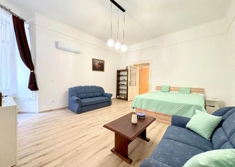 Eladó Lakás 1082 Budapest 8. kerület , 1082 Budapest 8, Palotanegyed