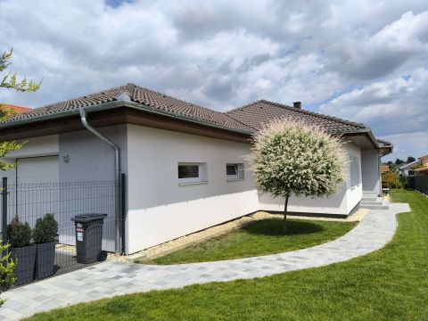 Eladó Ház 9700 Szombathely , Király Sportcentrum közelében