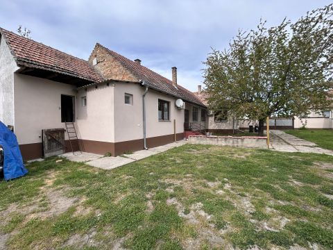 Eladó Ház 6345 Nemesnádudvar , Nemesnádudvar csendes rendezett utcájában