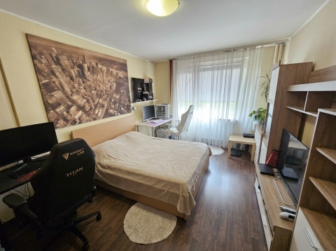 Eladó Lakás 1042 Budapest 4. kerület , Panelprogramos, 60m2-es, 3 szobás, loggiás, akár albérlővel!