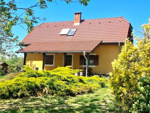 Eladó Ház 8316 Várvölgy , Hangulatos birtok, gyönyörű környezetben