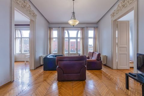 Eladó Lakás 1078 Budapest 7. kerület , Városlgethez közel, több lakássá alakítható lngatlan