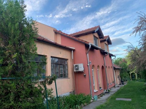 Eladó Ház 8000 Székesfehérvár , Székesfehérvár kertvárosias részén